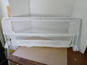lot 3024 image: Bed Rail Guard with Mesh Panels and Wheels