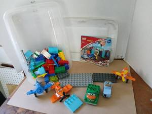 lot 3032 image: LEGO Duplo 10511 Planes Ripslingers Hangar Disney Building Set