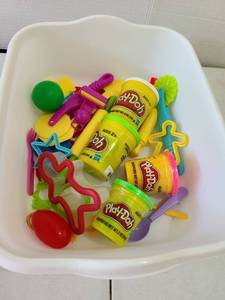 lot 3117 image: Play-Doh lot in tub