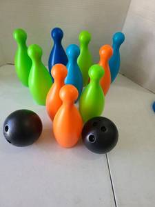 lot 3122 image: Bowling pins and 2 balls