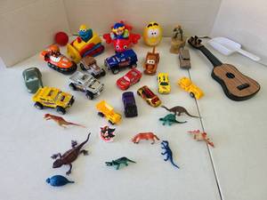 lot 3123 image: Toy cars and dinosaurs