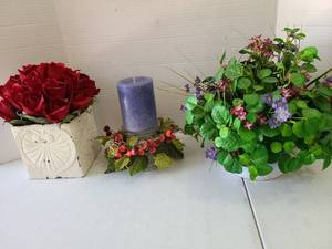 lot 3128 image: Faux floral arrangements