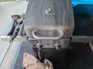 lot 3200 image: Char-Broil Grill, exceptionally clean. Includes propane tank, cover, cleaning tools