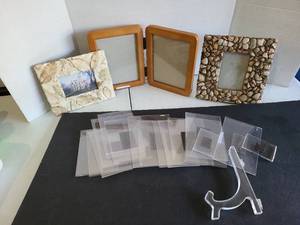 lot 3207 image: Picture frames