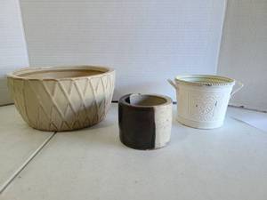 lot 3210 image: Lot of flower pots