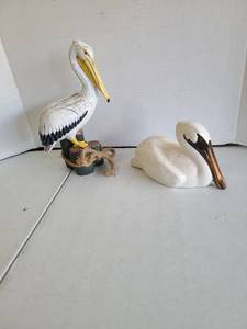 lot 3213 image: Pelican Figurines