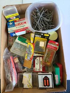 lot 3214 image: Assorted Fasteners Lot Nails Screws Machine Screws Panelboard