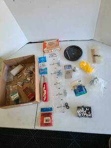 lot 3218 image: TV Mounting Hardware Lot with Screws Washers Anchors and Accessories