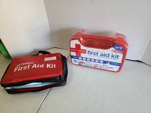 lot 3232 image: Johnson & Johnson All-Purpose First Aid Kit 140 Items with Carrying Case