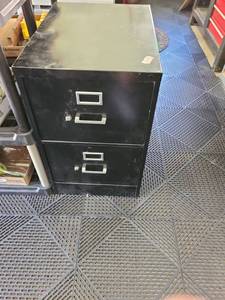 lot 3237 image: Filing Cabinet 29x18x25