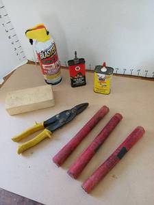 lot 3306 image: Blaster PB Penetrating Catalyst 11oz, Liquid Wrench Super Penetrant 4oz, Texaco Home Lubricant Tin, Aviation Snips, Lot