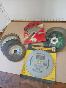 lot 3313 image: Lot of Circular Saw Blades Craftsman Irwin Norton 6.5-7.25 inch