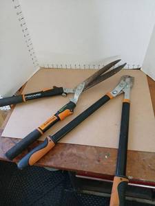 lot 3320 image: Fiskars Garden Tool Set Hedge Shears Pruner Lopper