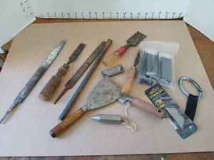 lot 3334 image: Hand Tools Lot Chisels Scrapers Putty Knife Stanley Carabiner
