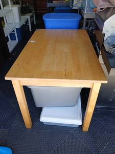 lot 3343 image: Wood Table 29x47x29 located in garage