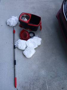 lot 3503 image: Spin Mop Bucket System with Wringer and Mop Heads