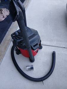 lot 3505 image: Craftsman 12 Gallon Wet Dry Vacuum with Hose and Attachments