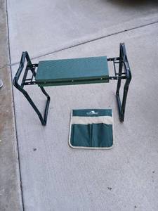 lot 3509 image: Ultralight Portable Garden Kneeler Bench with Tool Pouch
