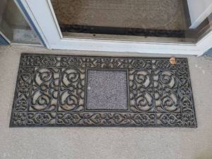 lot 4002 image: Ornamental Doormat 40x16