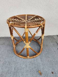 Vintage Round Rattan Side Table&nbsp;
