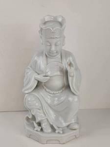 lot 102 image: Andrea by Sadek Figurine White Porcelain Asian Figure