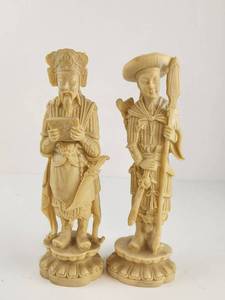 lot 116 image: Pair of Vintage Carved Chinese Figurine Statues&nbsp
