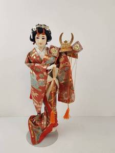lot 121 image: Japanese Geisha Doll Figure Red Brocade Kimono Warrior Helmet Ornament