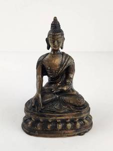 lot 132 image: Vintage Bronze Buddha Shakyamuni Figure