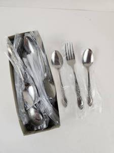 lot 177 image: Flatware Utensil Set with Decorative Handles Fork Spoon Knife