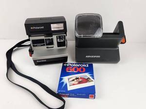 lot 182 image: Polaroid Sun 600 LMS Camera, AGFA Scope 200 Viewer & Polaroid 600 Film Lot