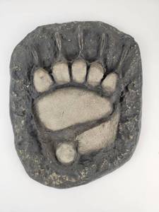 lot 225 image: Grizzly Bear Front Paw Cast Sculpture&nbsp