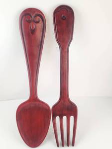 lot 228 image: Oversized Fork and Spoon Wall Decor