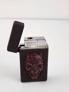 lot 271 image: Skull Design Lighter with Metal Insert and Hinged Cover
