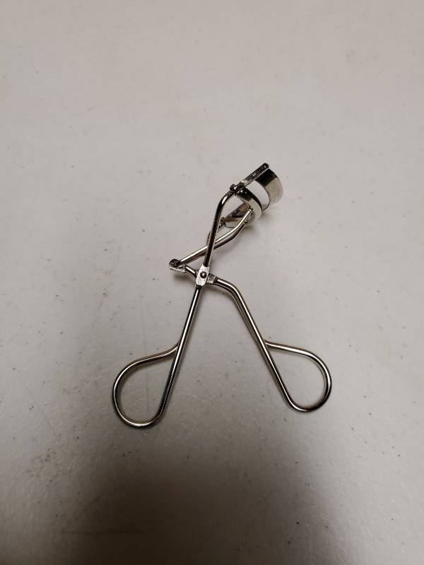 lot 59645 image: Eyelash Curler - Retail $15