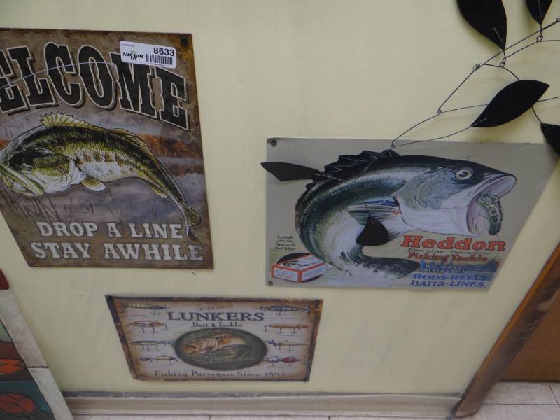 lot 8633 image: 3 metal fishing signs