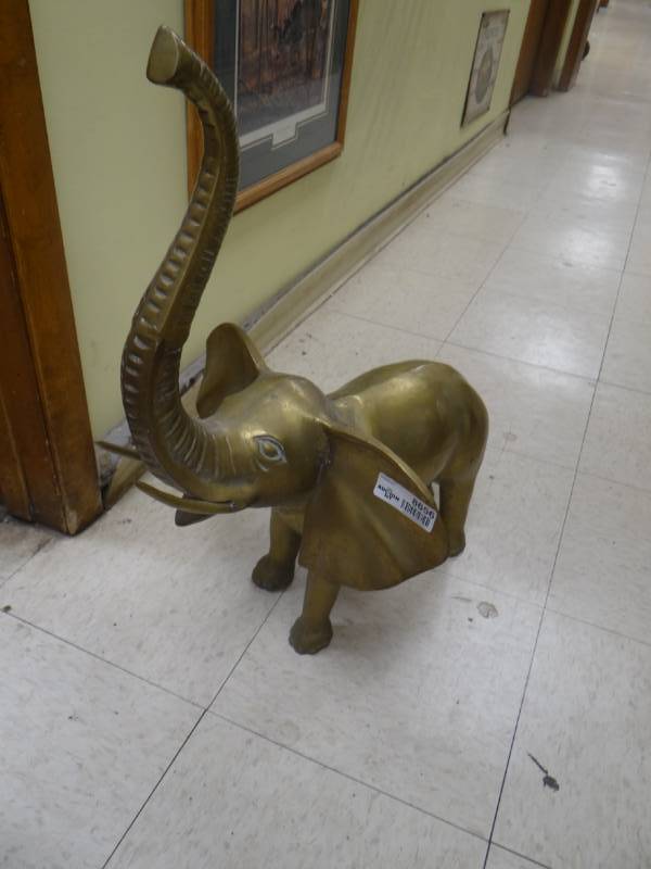 lot 8656 image: Large brass Elephant statue- 20 long x 24 tall