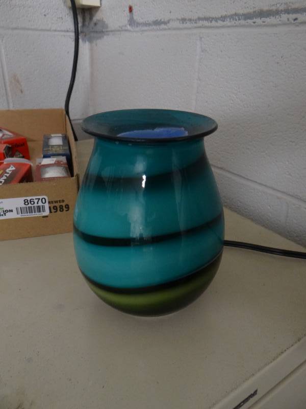 lot 8668 image: Decorative glass wax burner