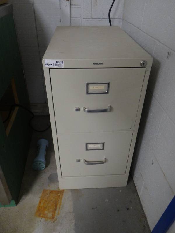 lot 8669 image: Hon 2 drawer file cabinet