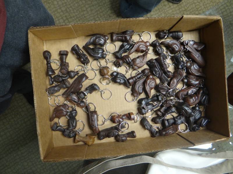 lot 8699 image: 50 hand carved wood keychains