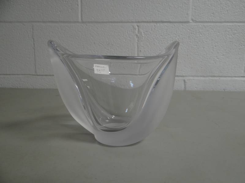 lot 8708 image: Decorative France crystal vase- 8 long x 6 tall