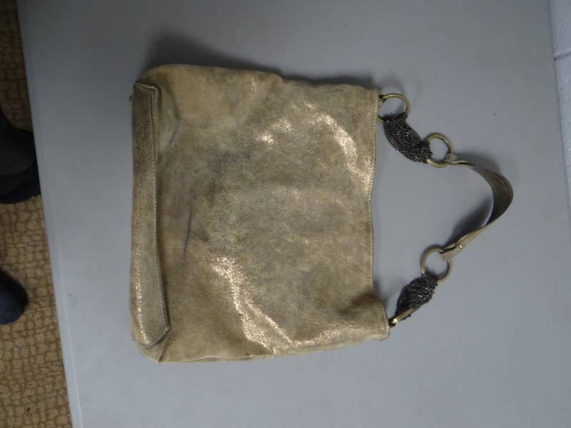 lot 8710 image: Like new Cache Ladies purse