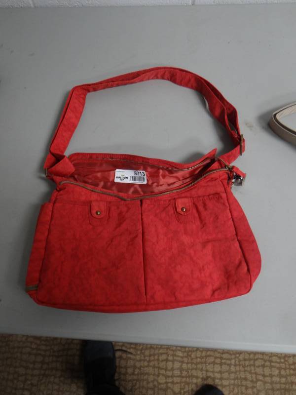 lot 8713 image: Like new Travelon Ladies purse