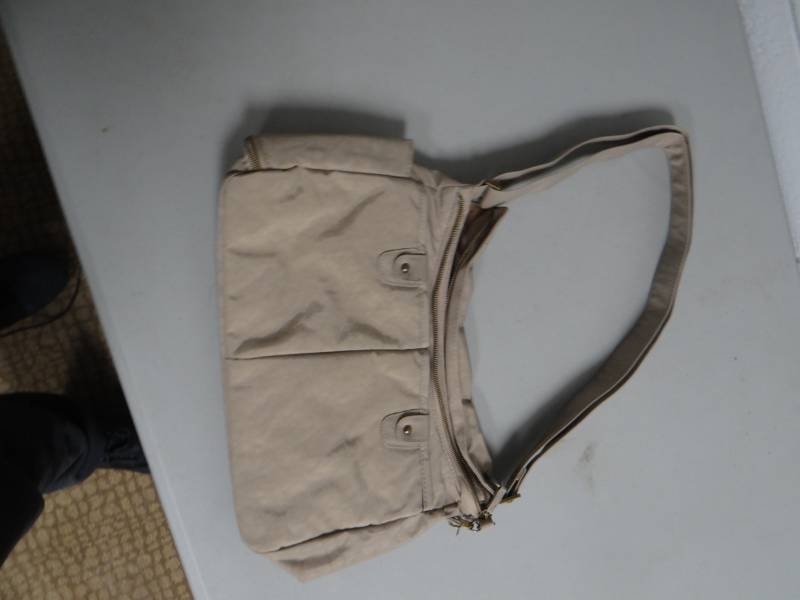 lot 8714 image: Like new Travelon Ladies purse