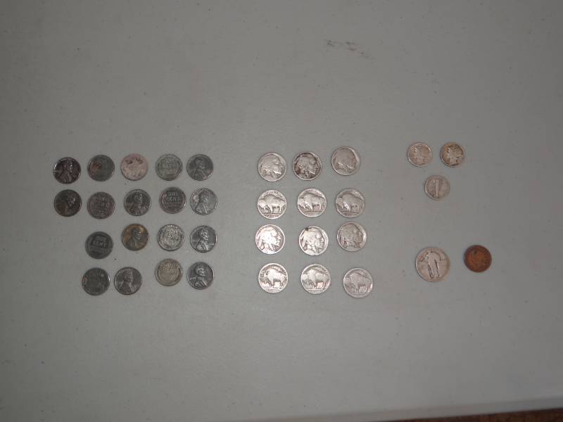 lot 8720 image: Lot of various 1940s Dimes nickels pennies- Buffalo nickels