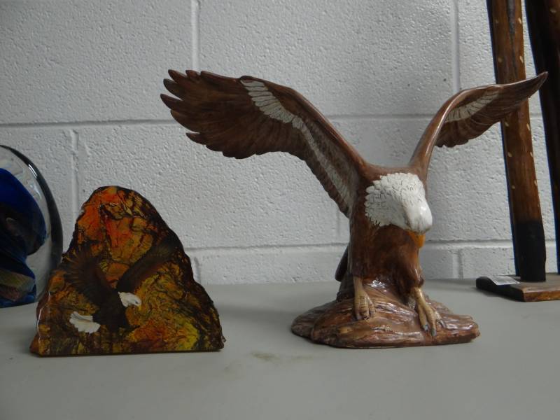 lot 8726 image: 2 eagle statues