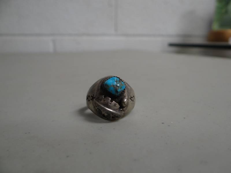lot 8729 image: Sterling silver & Turquoise ring