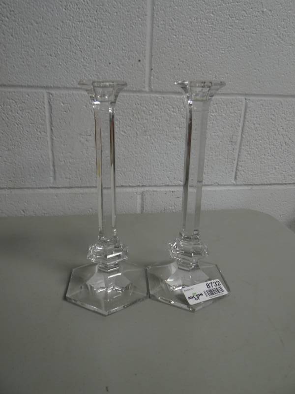 lot 8732 image: Pair of Val St. Lambert candle holders- 11 tall