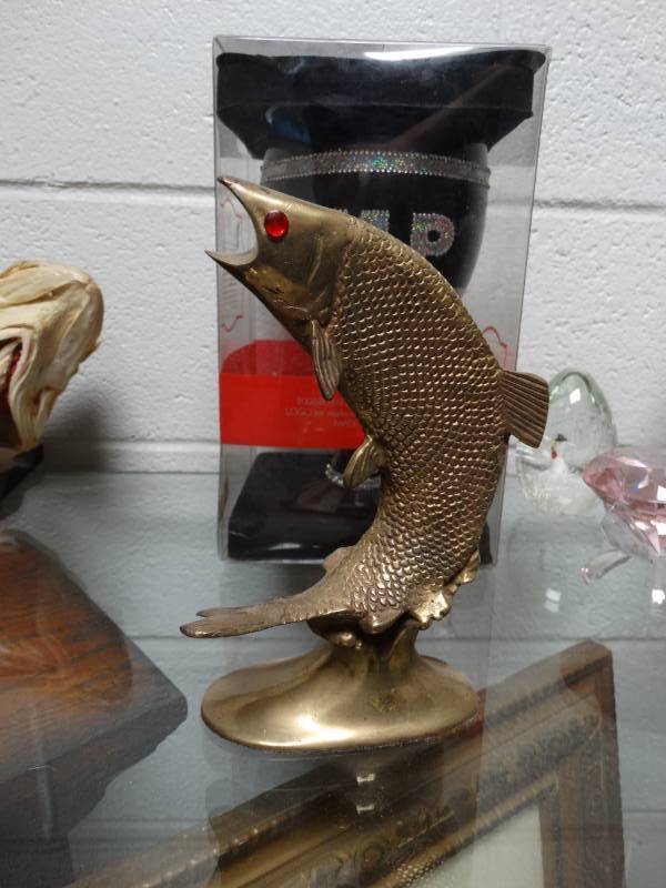 lot 8743 image: Brass fish statue