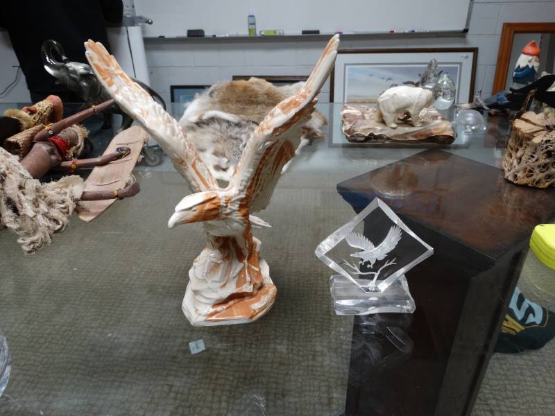 lot 8746 image: 2 eagle statues