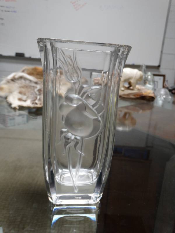 lot 8749 image: Vintage Goebel crystal vase- 8 tall